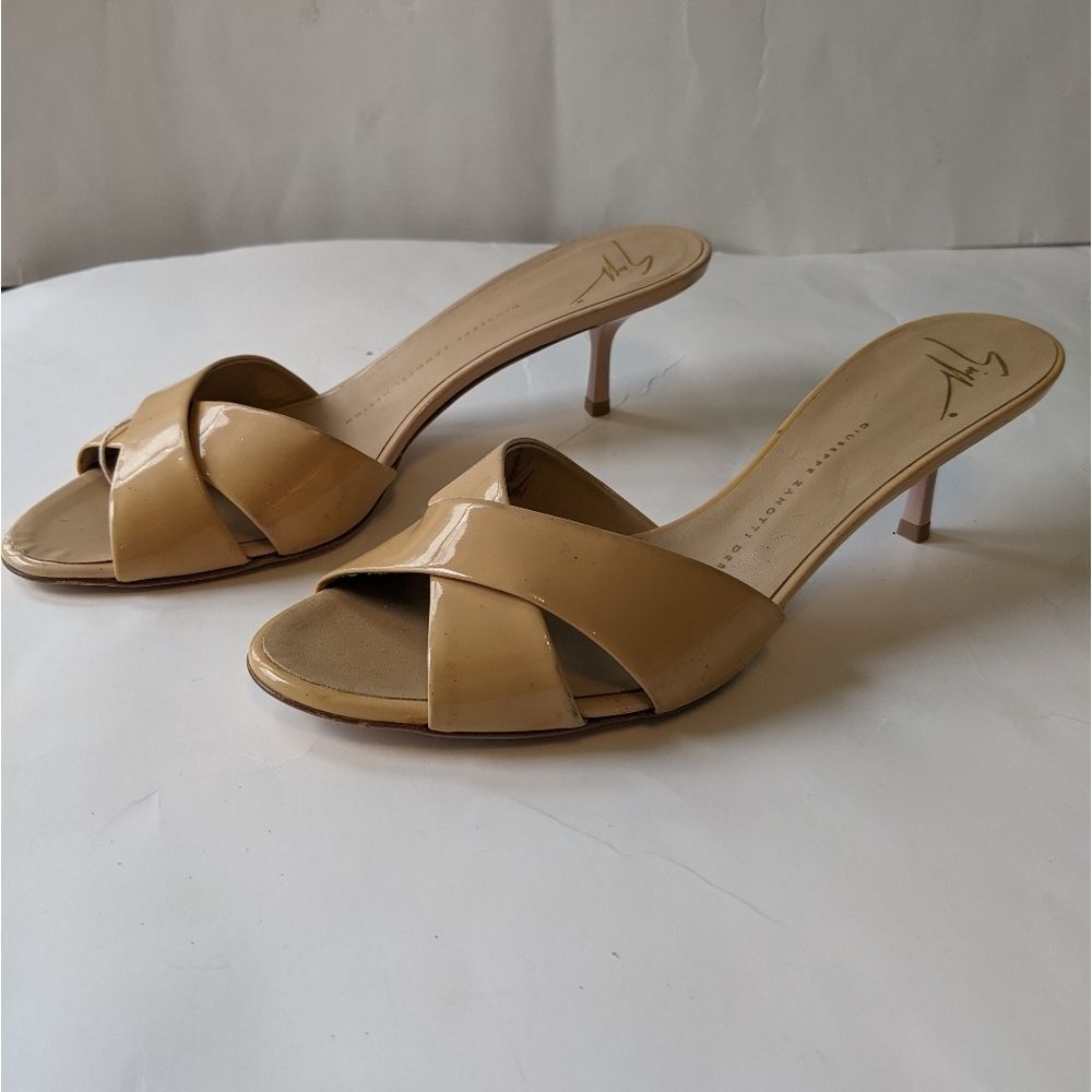 𝅺GUISEPPE Zanotti sandals size 9(39) in EUC